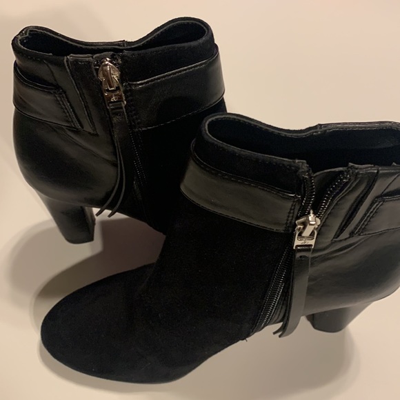 Sam Edelman ankle booties/ boots black! 3 1/2” heel. - Picture 2 of 10